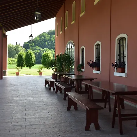 ベッド・アンド・ブレックファスト Tenuta Monterosso Feriole